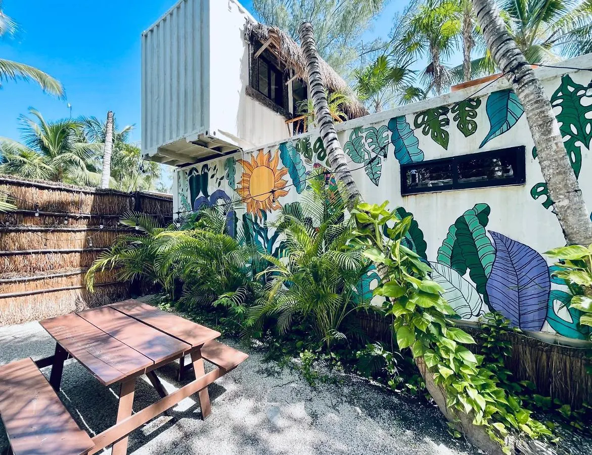 Pal Mar Glamtainer Tulum Hotel